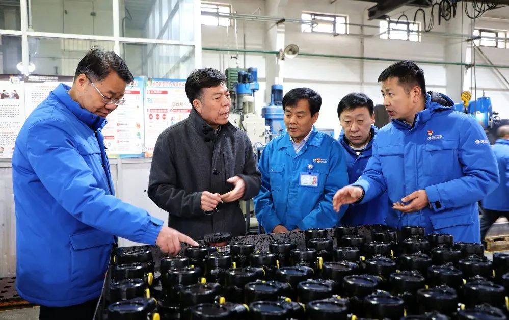 嚴鑒鉑董事長慰問一線員工